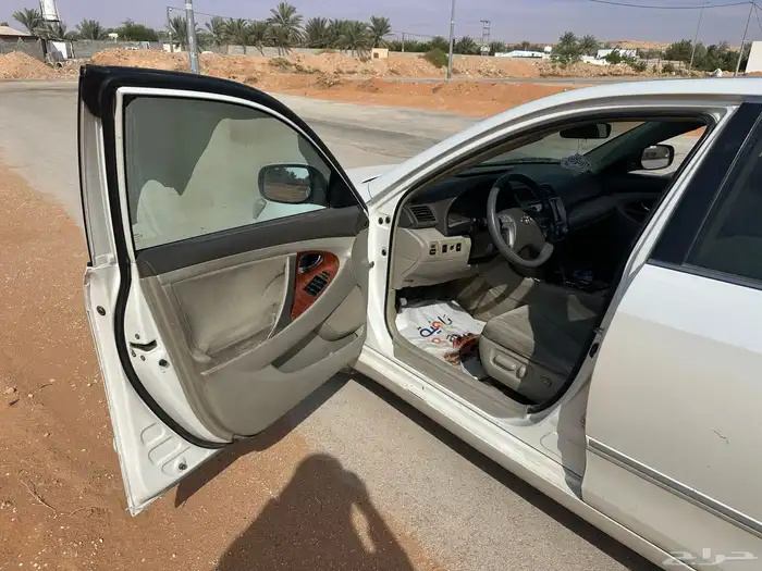 للبيع كامري 2010 نظيف 7