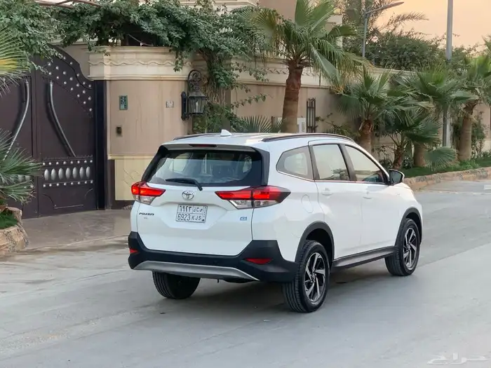 تويوتا راش 2022 بحالة الوكالة فل 18