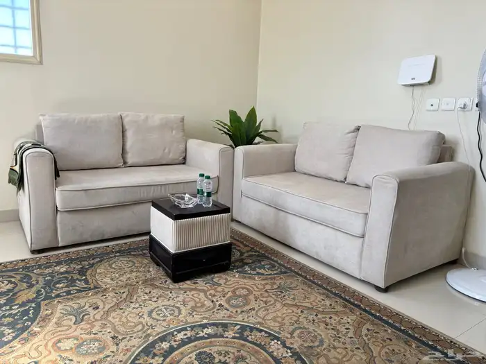 مكاتب وأجهزه كمبيوتر للبيع 5