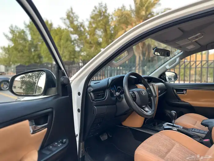 تويوتا فورشنر موديل 2022 سعودي دبل 17