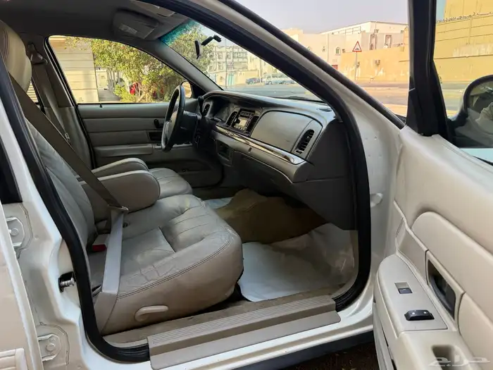 فورد فكتوريا 2011 لايوجد رش محركات وكاله نظيف جدا 13