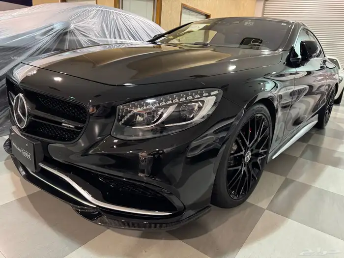 S63 AMG ملكي مخزن بحالة الاصفار عداد 17000 فقط شرط الفحص 20