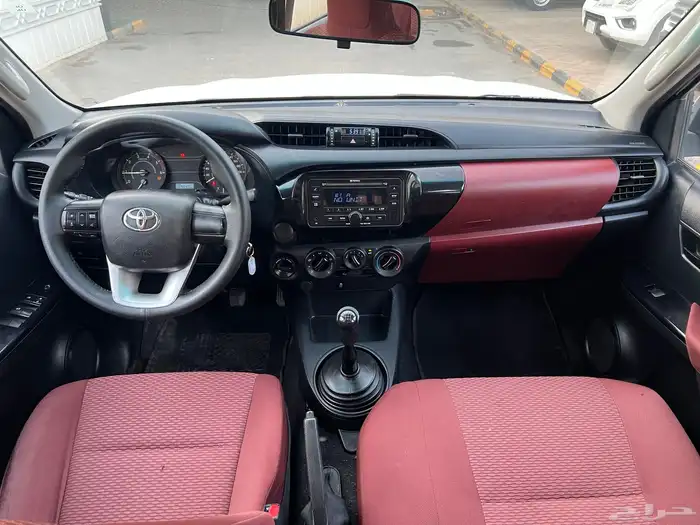 هايلوكس ديزل 2019 نظيف جدا لدى قمة الاطلال 40