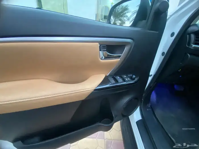 جيب فورتشنر 2023 6سلندر دبل بنزين عداد 34ألف نظيف جدا 8