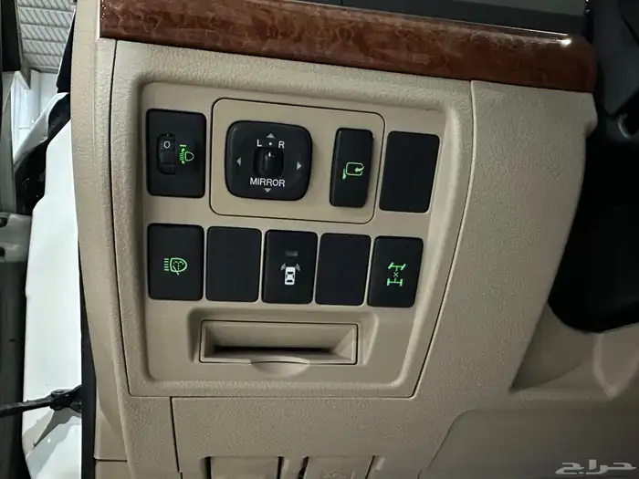 تويوتا لاند كروزر GXR موديل 2014 فل كامل نظيف بريمي 11