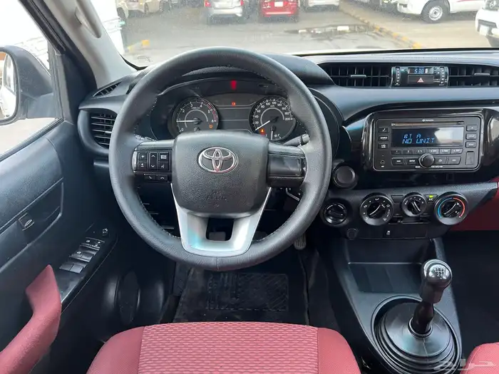 هايلوكس ديزل 2019 نظيف جدا لدى قمة الاطلال 37