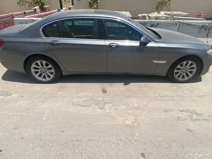 بي ام دبليو 2015 الفئة السابعة ممشى قليل 1