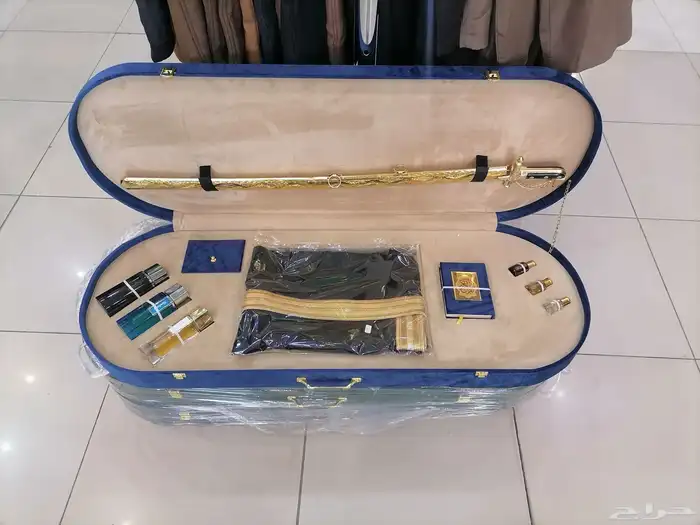 هدايا زواج ترقية تقاعد تخرج بشت شتوي سيوف دروع 9