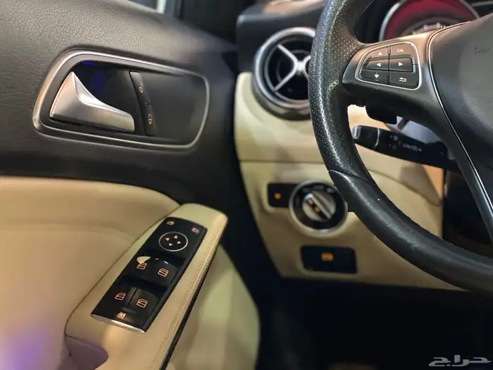 مرسيدس GLA250 2018 بحالة ممتازة 10