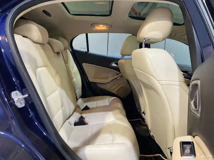 مرسيدس GLA250 2018 بحالة ممتازة 19