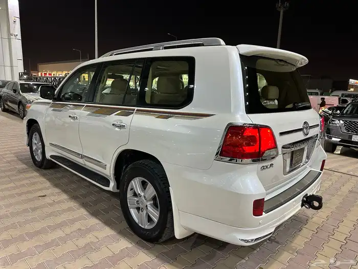 تويوتا لاند كروزر GXR موديل 2014 فل كامل نظيف بريمي 25