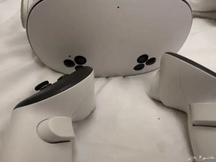 ميتا كويست لي شهرين من يوم شريتها نضيفه1300ريال 0