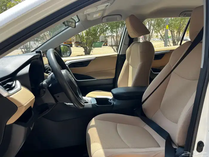 تويوتا رافور بنزين دبل موديل 2022 7