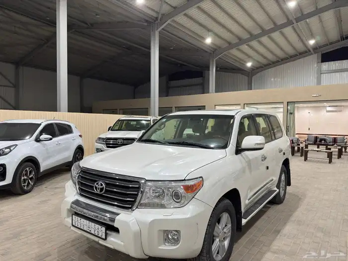 تويوتا لاندكروزر جكسار 2014 فل كامل V8 سرندل سعودي 0