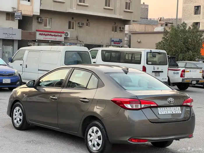 تويوتا يارس موديل 2019 نظيف 10