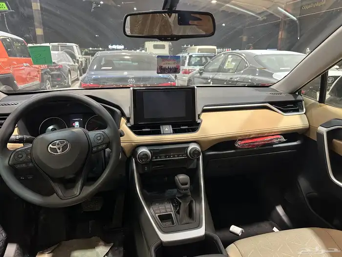 تويوتا راف فور 2025 دبل سعودي فل كامل 16