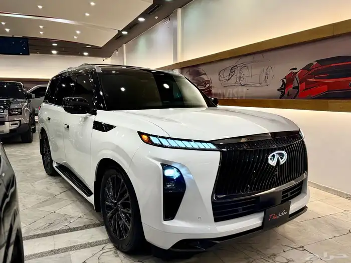 انفينتي QX80 2025 1