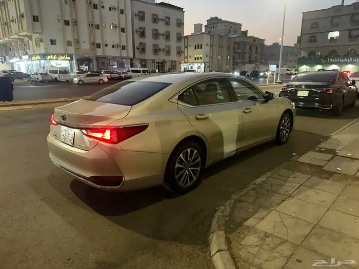 لكزس es 250 موديل 2024 9