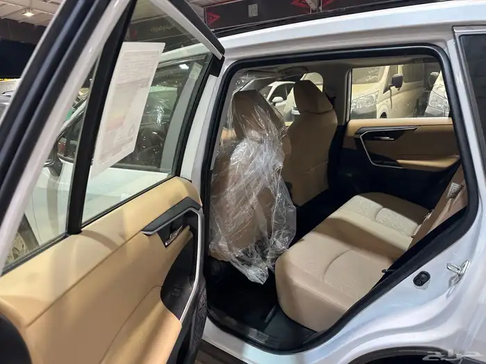 تويوتا راف فور 2025 دبل سعودي فل كامل 12