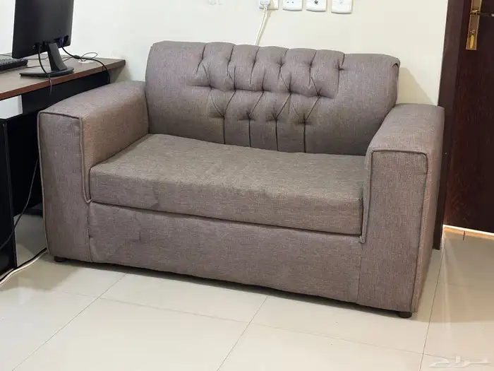 مكاتب وأجهزه كمبيوتر للبيع 3