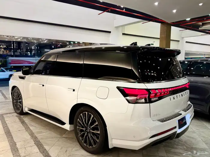 انفينتي QX80 2025 5