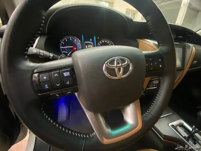 جيب فورتشنر 2023 6سلندر دبل بنزين عداد 34ألف نظيف جدا 9