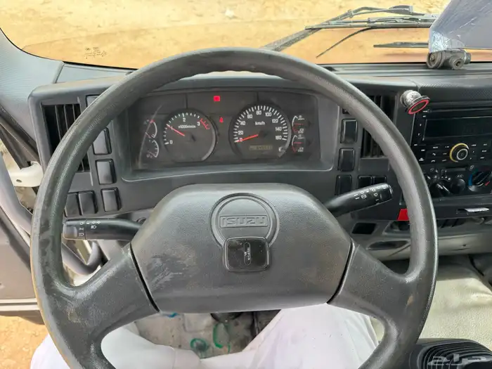 شاحنه ايسوزو مديل 2016 FSR مكينه 6 سرندل ممشى645 الف 10طن 1