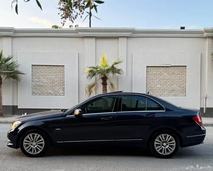 للبيع مرسيدس c200 2012 1