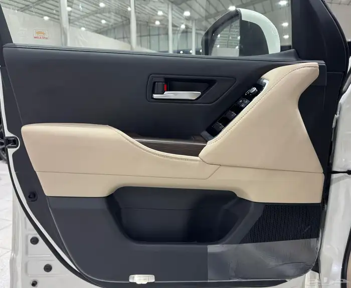 تويوتا GXR - L4 جديد موديل 2025 بريمي 14