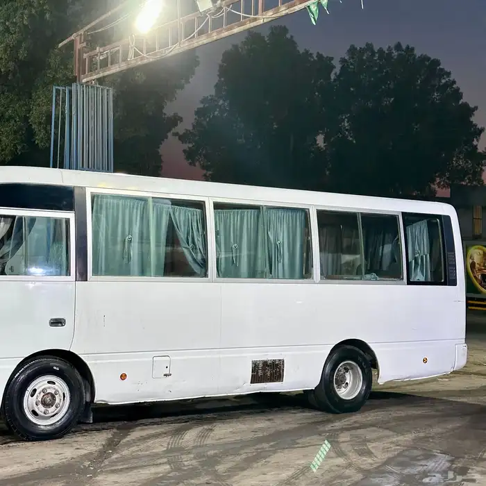 باص نيسان سيلفيان 2016 ديزل 30 راكب 8