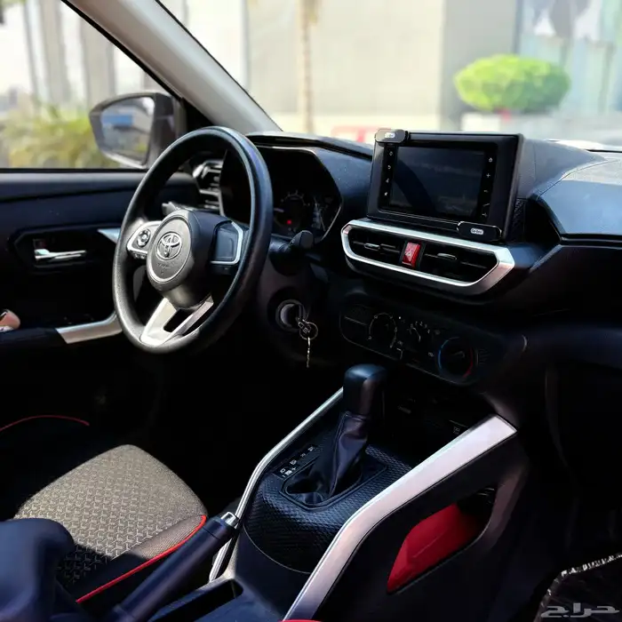 للتنازل تويوتا 2022 مفحوص ومجدد على الشرط 4