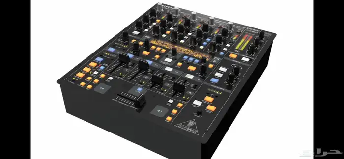 Behringer DDM4000 Digital DJ Mixer 0