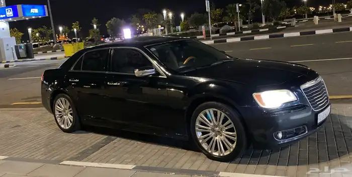 كرايزلر موديل 2013 c300 شرط مكينه قير شاصي والبدي وكاله 2