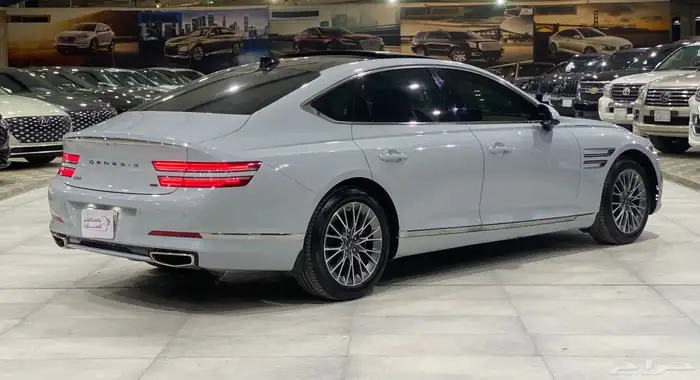 جنسس G80 نص فل 2022 5