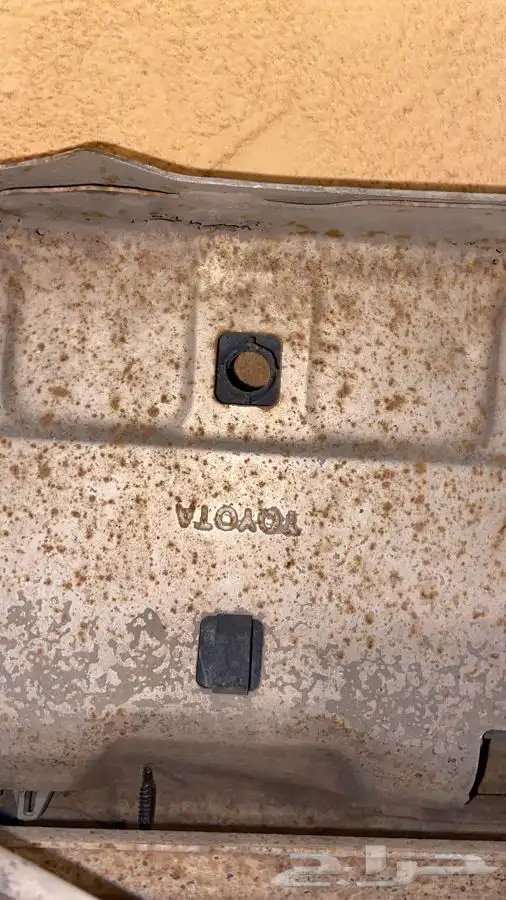 للبيع اغراض هايلكس 0