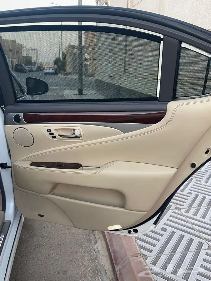 لكزس LS460L فل كامل 21
