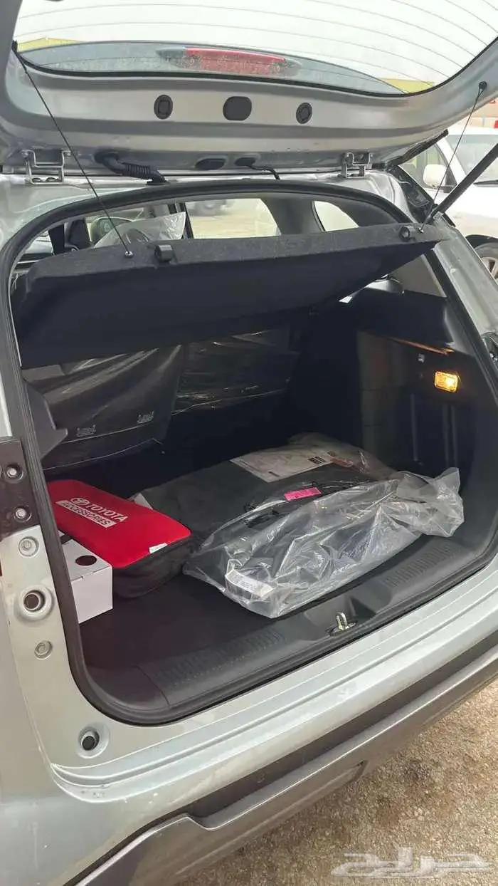 تويوتا اوربان 2026 13