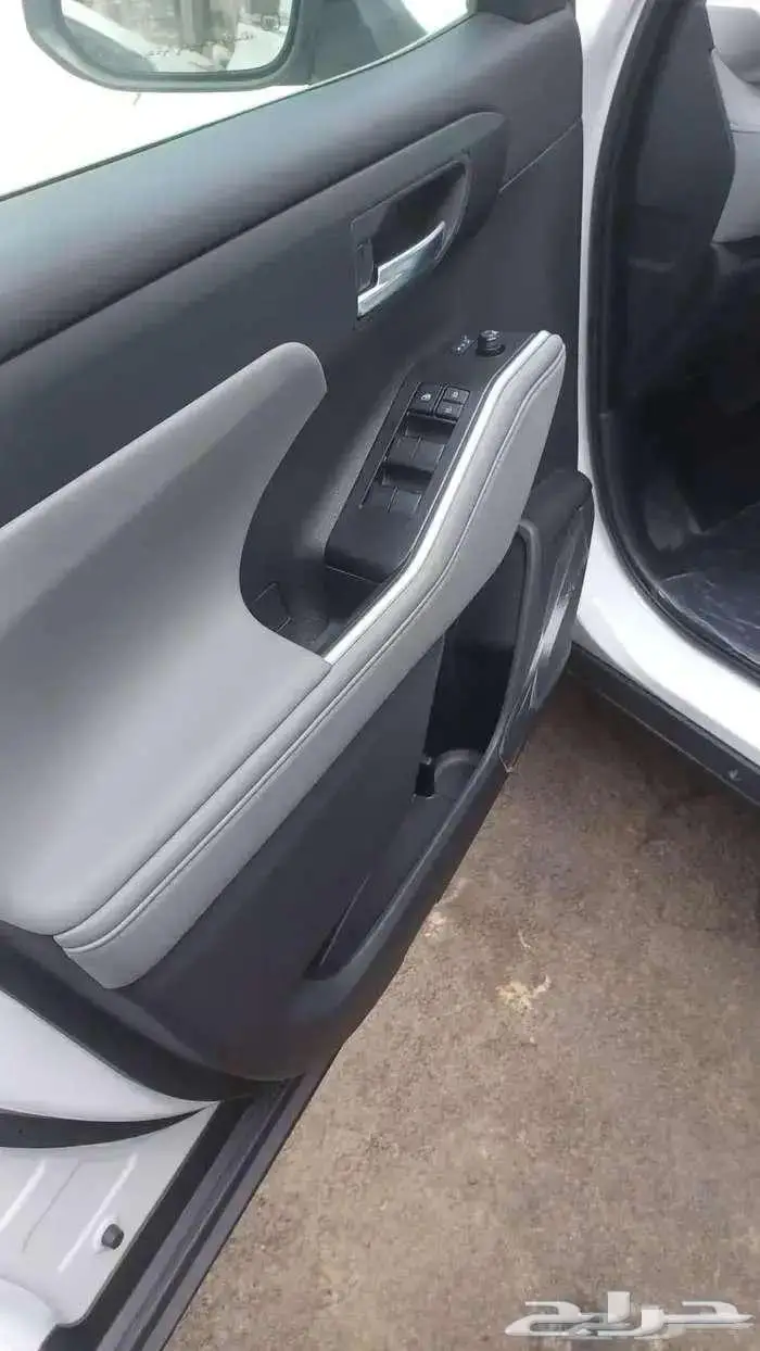 هايلاندر نص GLE ابيض 2025 5