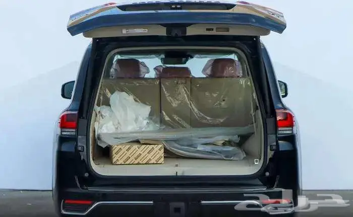 لاندكروزر VX موديل 2024 بنزين حبه فقط لون اسود 22