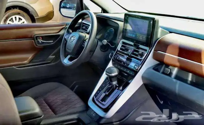 اينوفا هايبرد موديل 2024 مستعملة نضيف 4