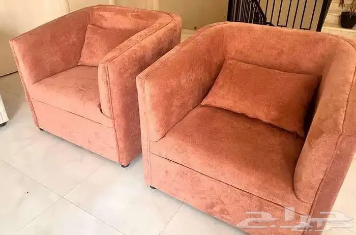 كنب نظيف جدا قطعتين كبار واثنين نفر 1