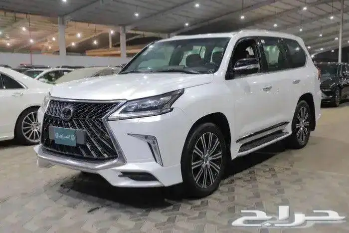 ليكزس LX 570 S فل كامل سبورت فتحة سقف موديل 2019 1