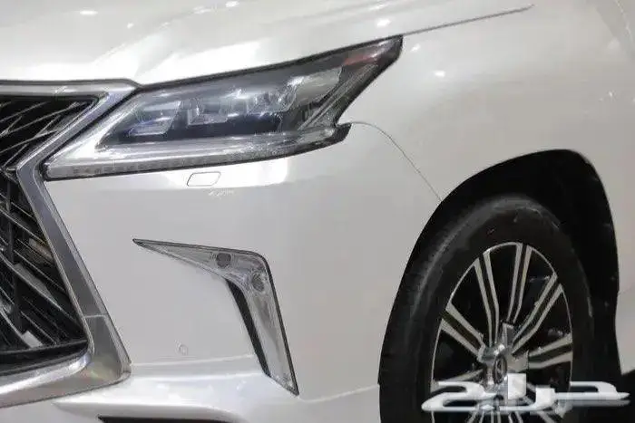 ليكزس LX 570 S فل كامل سبورت فتحة سقف موديل 2019 6