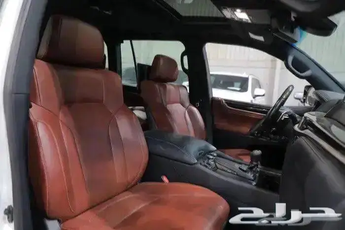 ليكزس LX 570 S فل كامل سبورت فتحة سقف موديل 2019 12