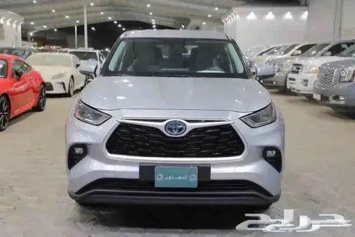 تويوتا هايلندر LE استاندر هايبرد اربعة سلندر موديل 2021 2
