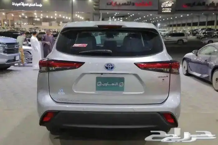تويوتا هايلندر LE استاندر هايبرد اربعة سلندر موديل 2021 5