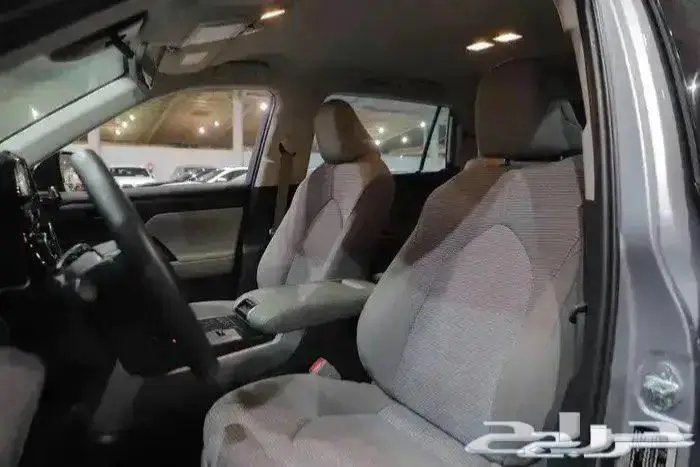 تويوتا هايلندر LE استاندر هايبرد اربعة سلندر موديل 2021 9