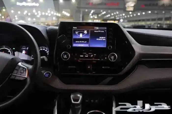 تويوتا هايلندر LE استاندر هايبرد اربعة سلندر موديل 2021 14