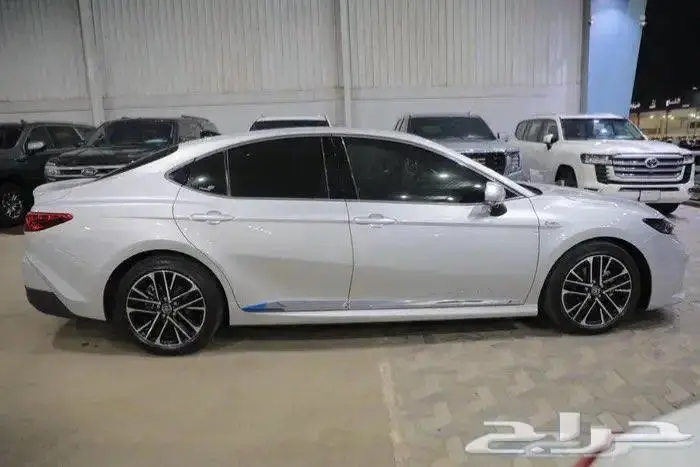 تويوتا كامري فل كامل لومير بانوراما جلد هايبرد موديل 2025 4