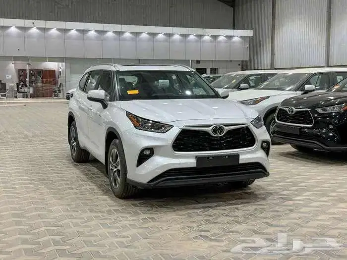 تويوتا هايلاندر نص فل ابيض هايبرد 2025 اقل سعر كاش وبنوك 1